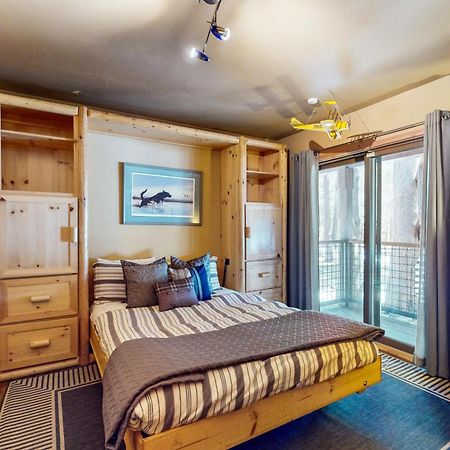 Tastefully-Updated, Classic Tahoe Family Home Truckee Eksteriør billede