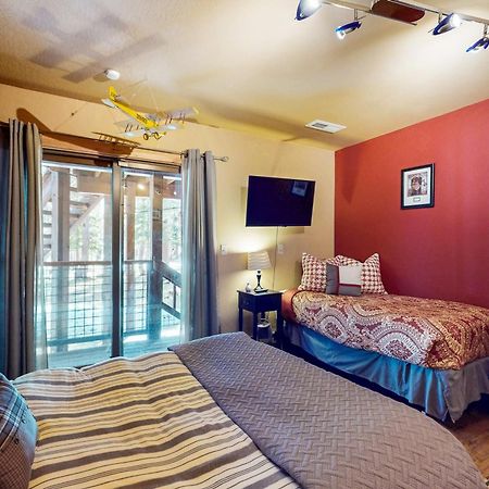 Tastefully-Updated, Classic Tahoe Family Home Truckee Eksteriør billede