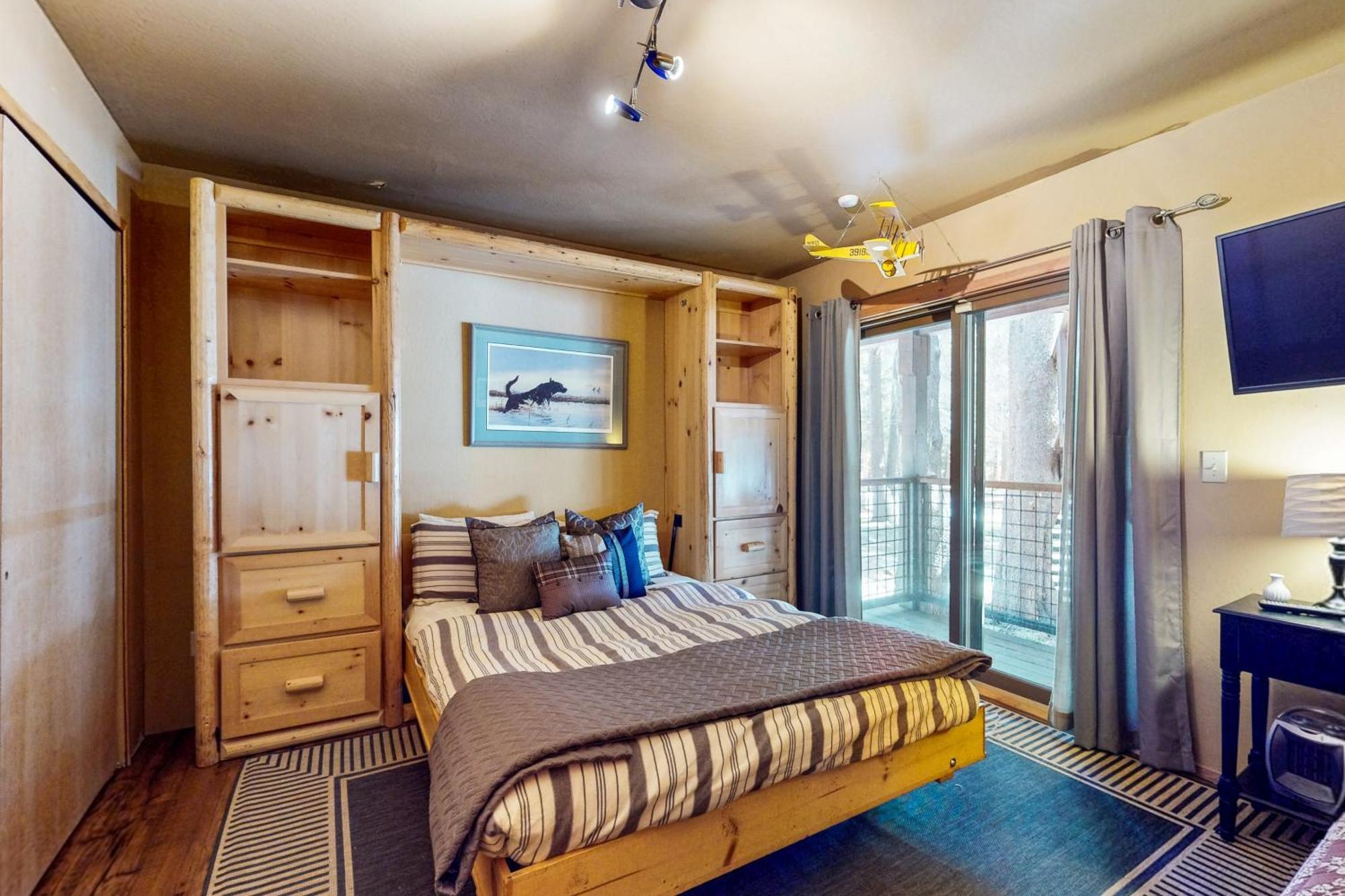Tastefully-Updated, Classic Tahoe Family Home Truckee Eksteriør billede